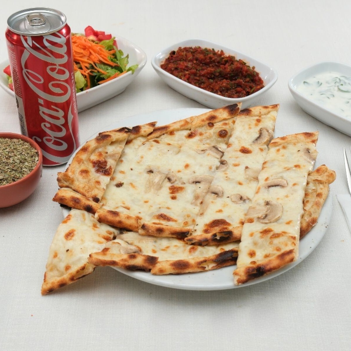 Kaşarlı Mantarlı Pide Menü