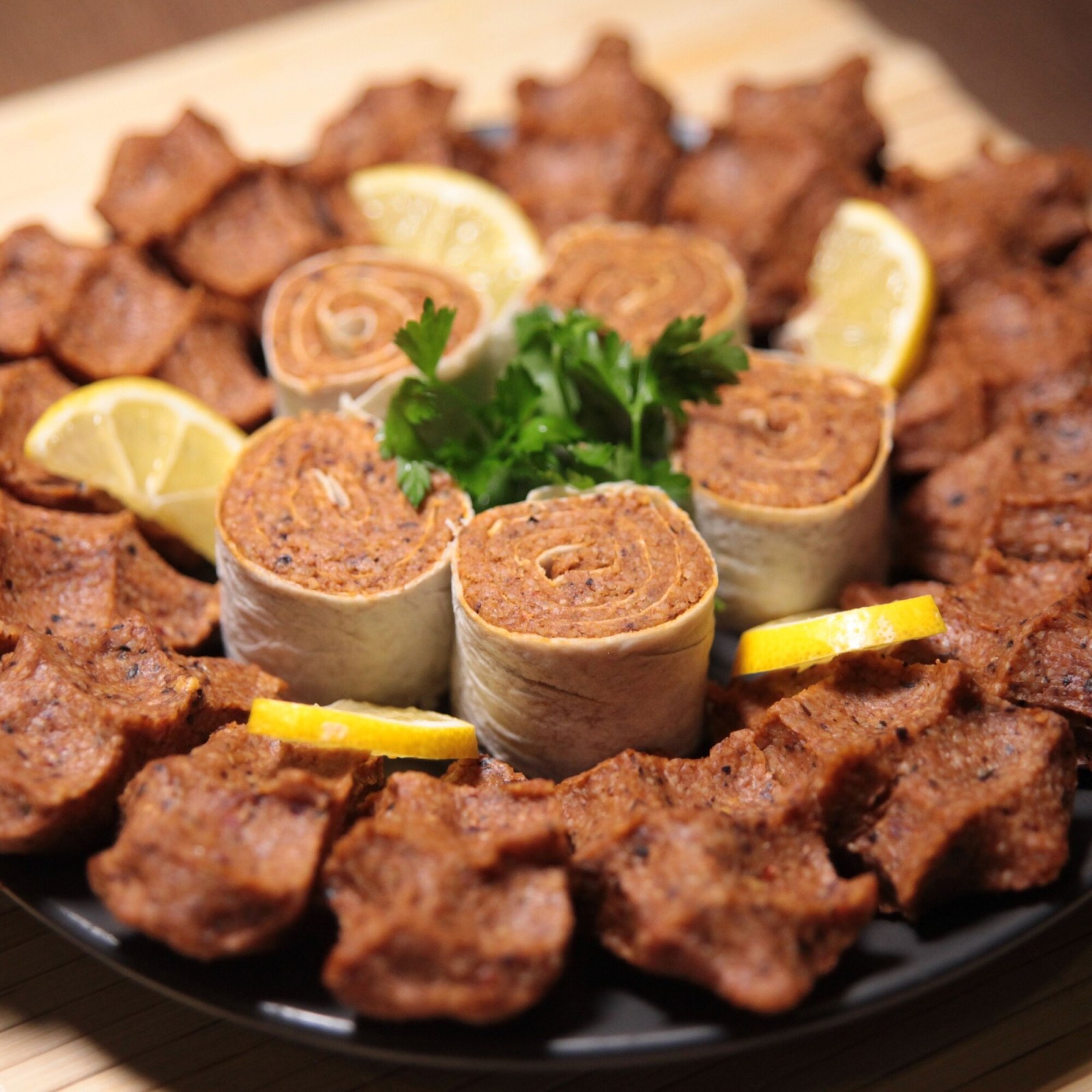 Çiğ Köfte (1 Kg.) (Garnitürsüz)