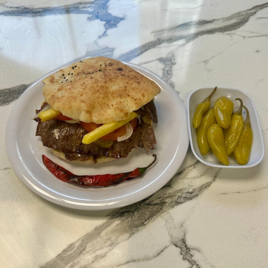 Tombik Ekmek Arası Yaprak Et Döner ( 80 Gram )