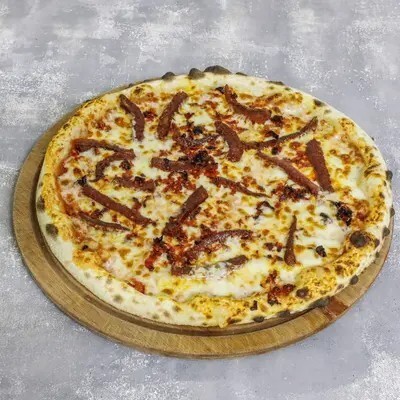 Acı Bezirgani Sucuklu Pizza