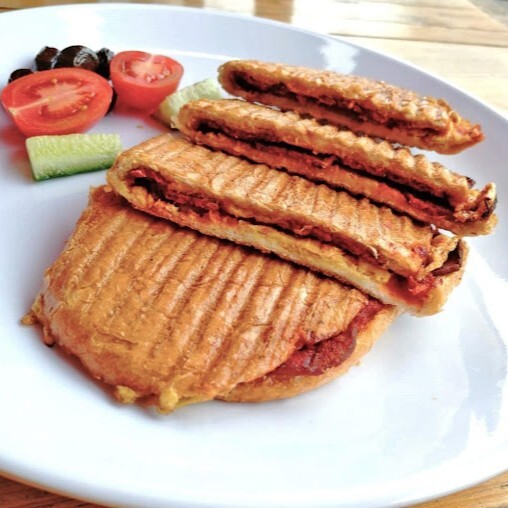 Sucuklu Tost