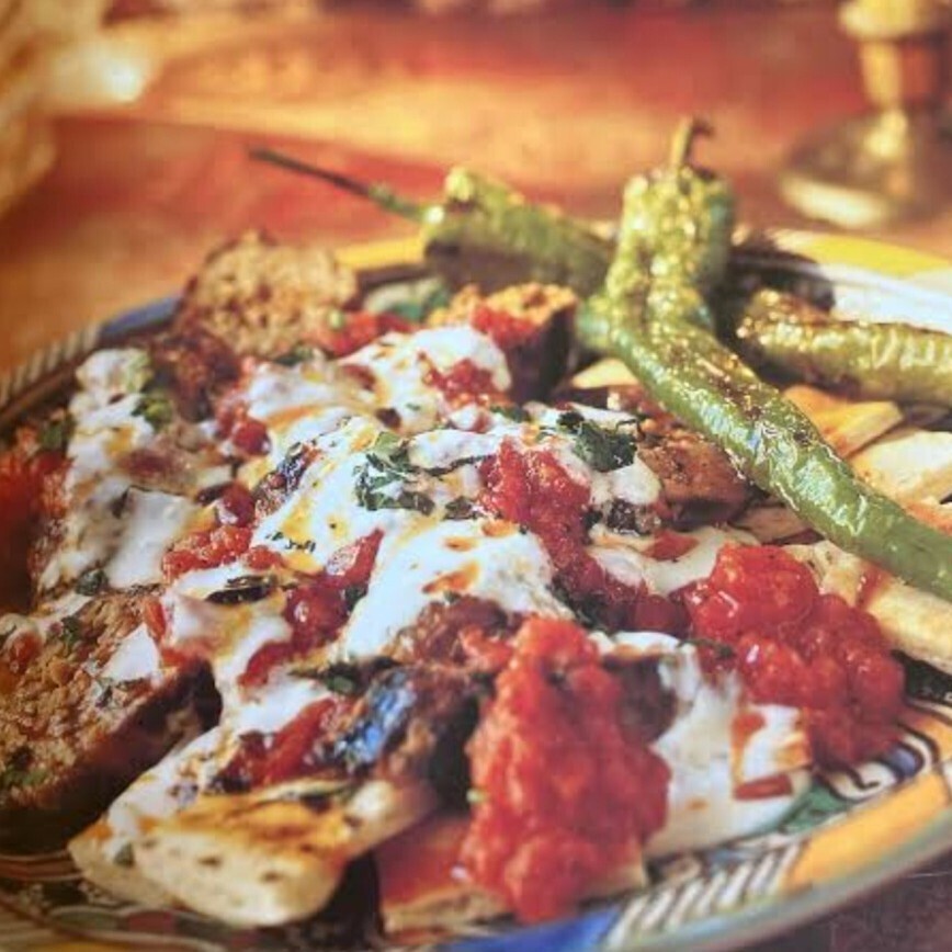 Yoğurtlu Kebap Special Közde Kebabı Lux Kebap Yoğurtlu Kebap