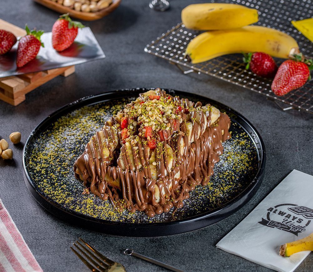 Sütlü Çikolatalı Muzlu & Çilekli Waffle (2 kişilik)