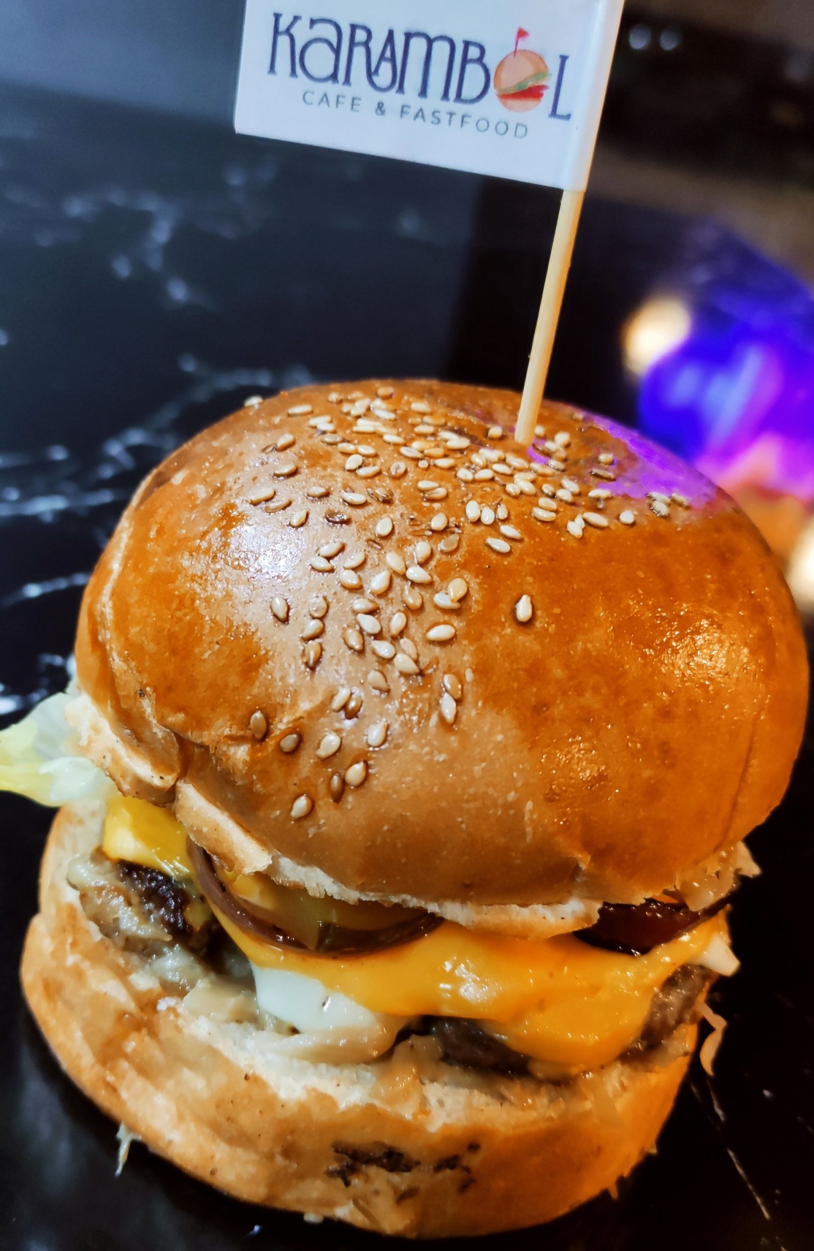 HomHom Burger