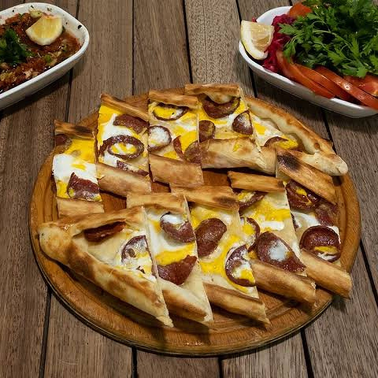 Sucuklu Yumurtalı Pide