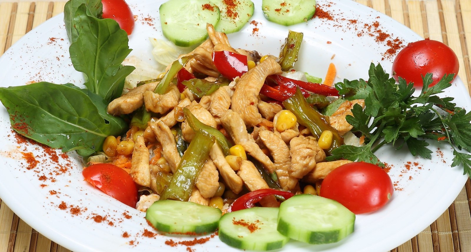 Bademli Tavuk Salata