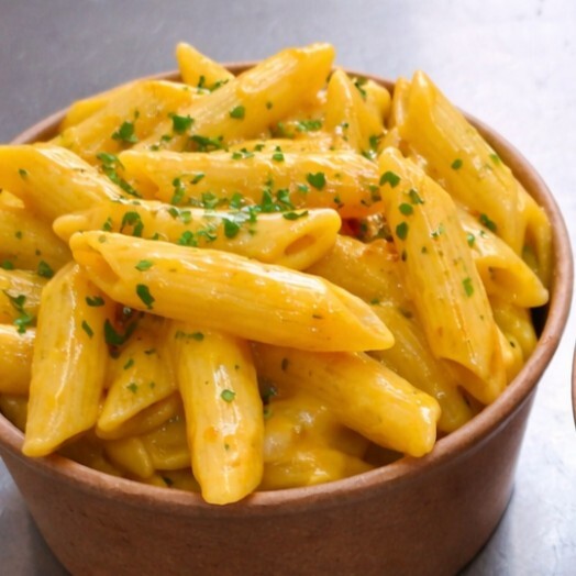 Cheddar soslu tavuklu makarna