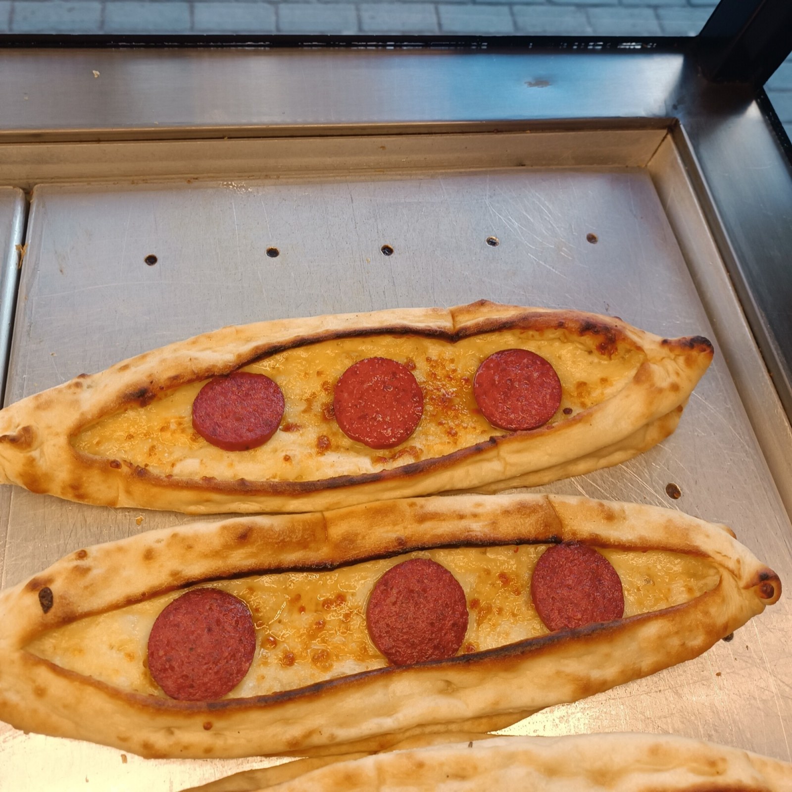Sucuklu Pide