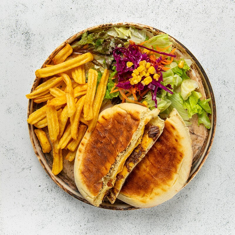 Kavurmalı & Cheddar Peynirli Tost (700,7119 KCal)
