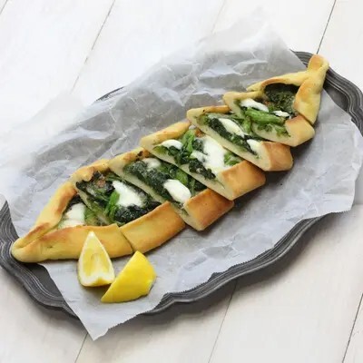 Ispanaklı Beyaz Peynirli Pide (Açık)