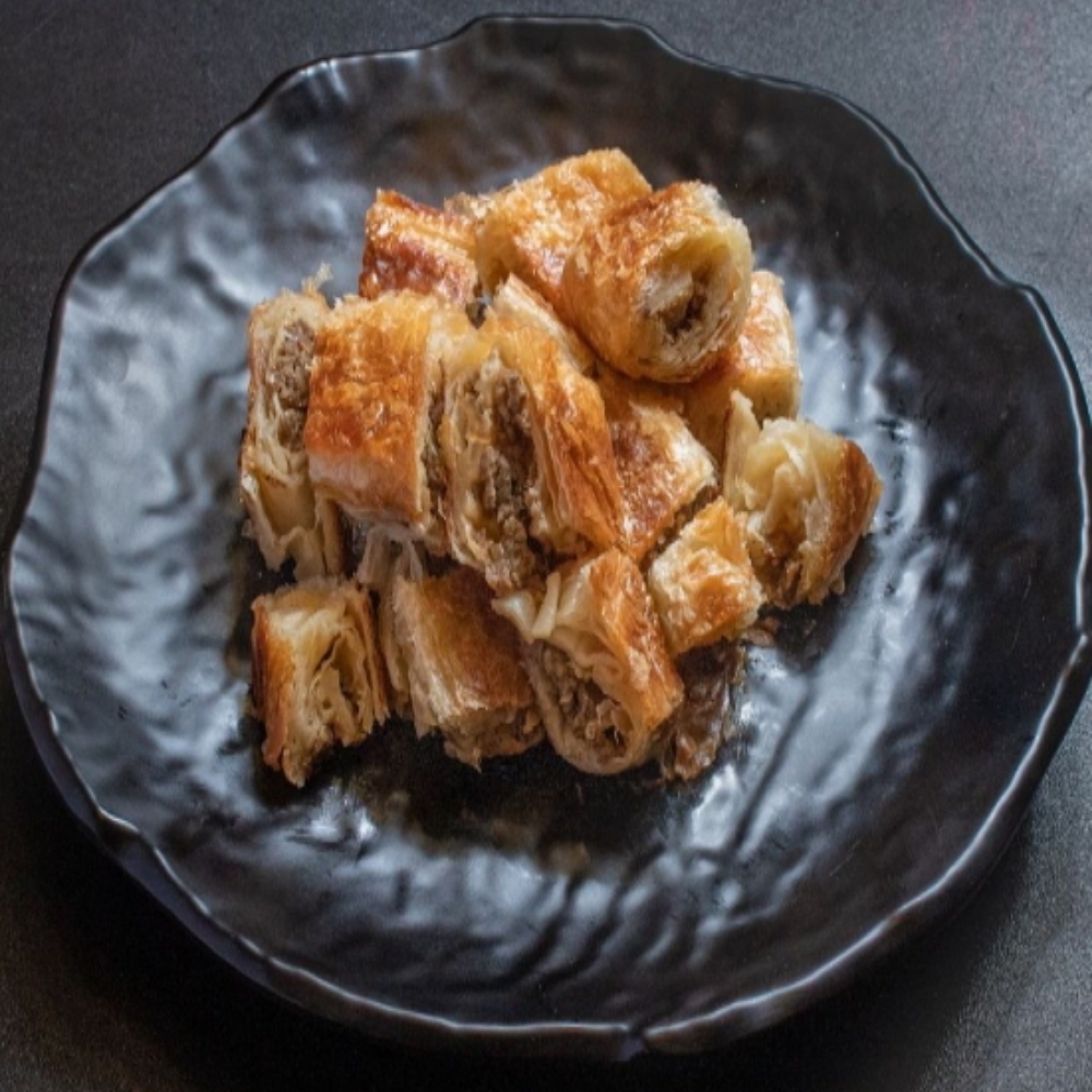 Kıymalı börek porsiyon