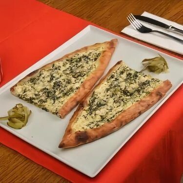 Ispanaklı Beyaz Peynirli Pide