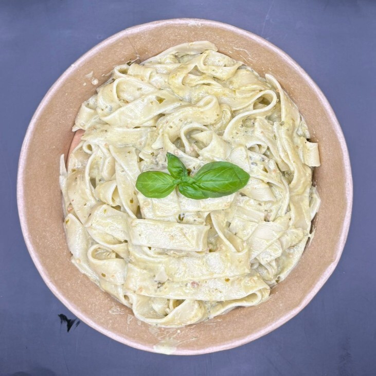 Pesto Soslu Fettuccine