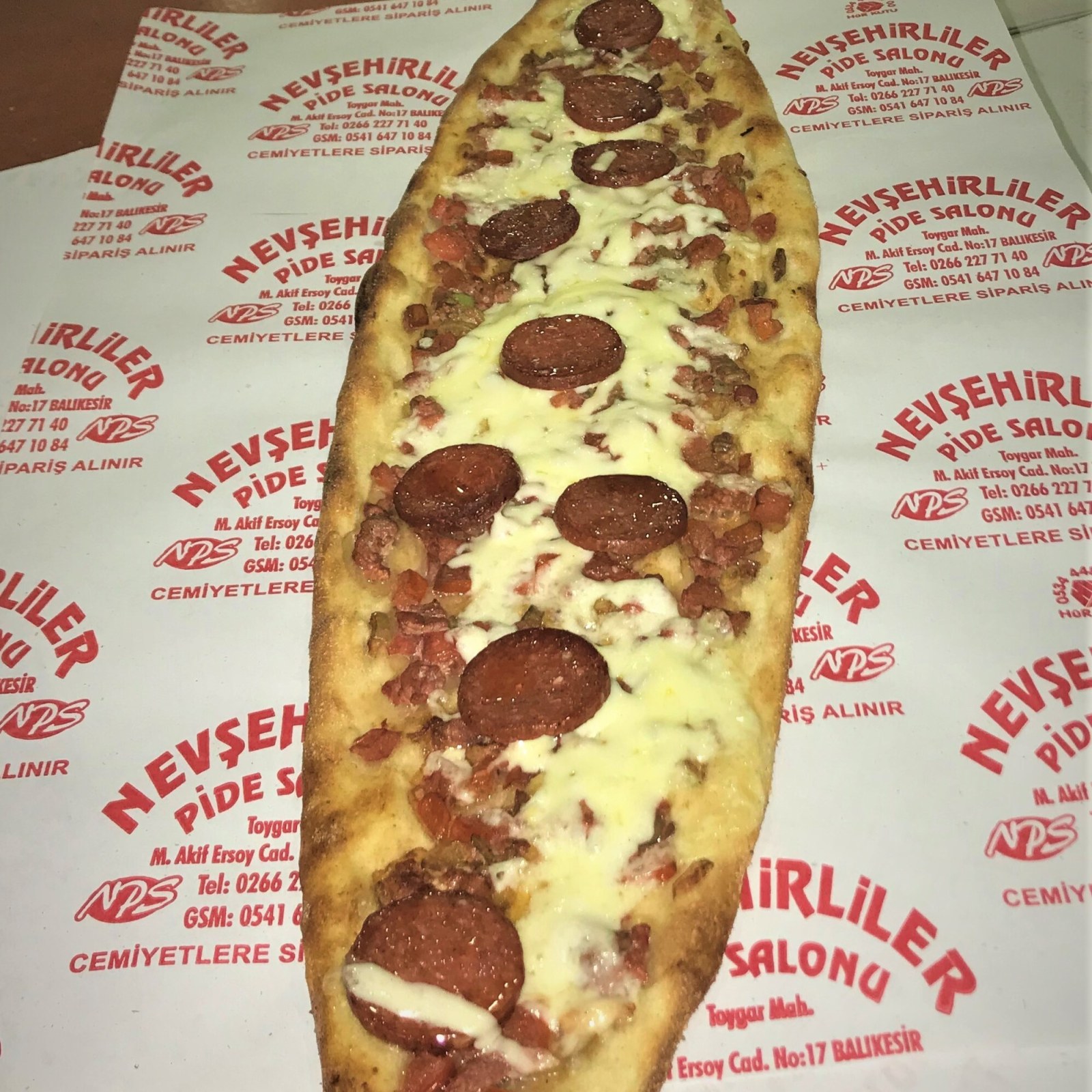 Kaşarlı Sucuklu Pide