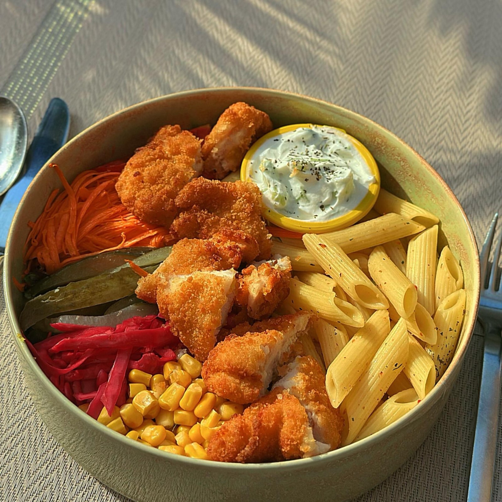 Makarnalı Çıtır Tavuk Bowl