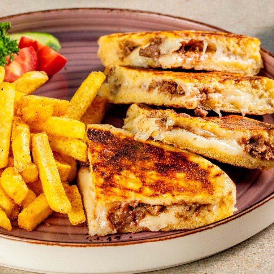 2 Adet Tavuk Dönerli Bazlama + 1 Lt Coca Cola