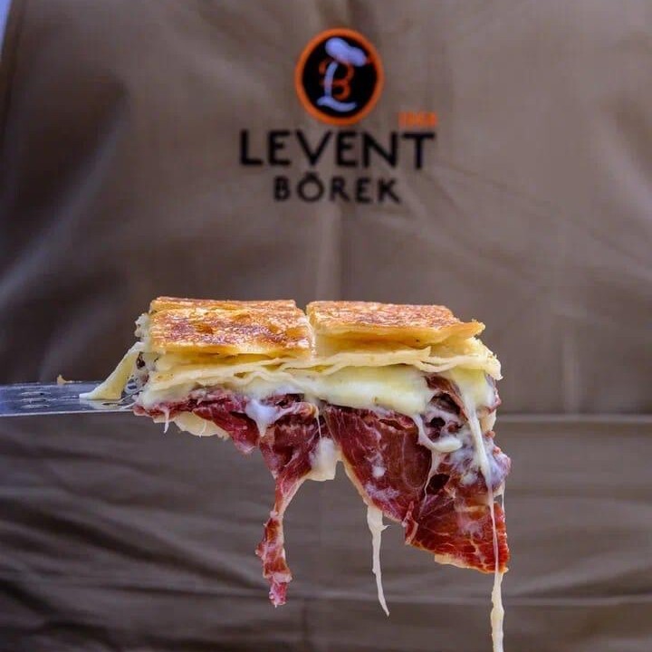 Pastırmalı Peynirli Börek (1 kg.)