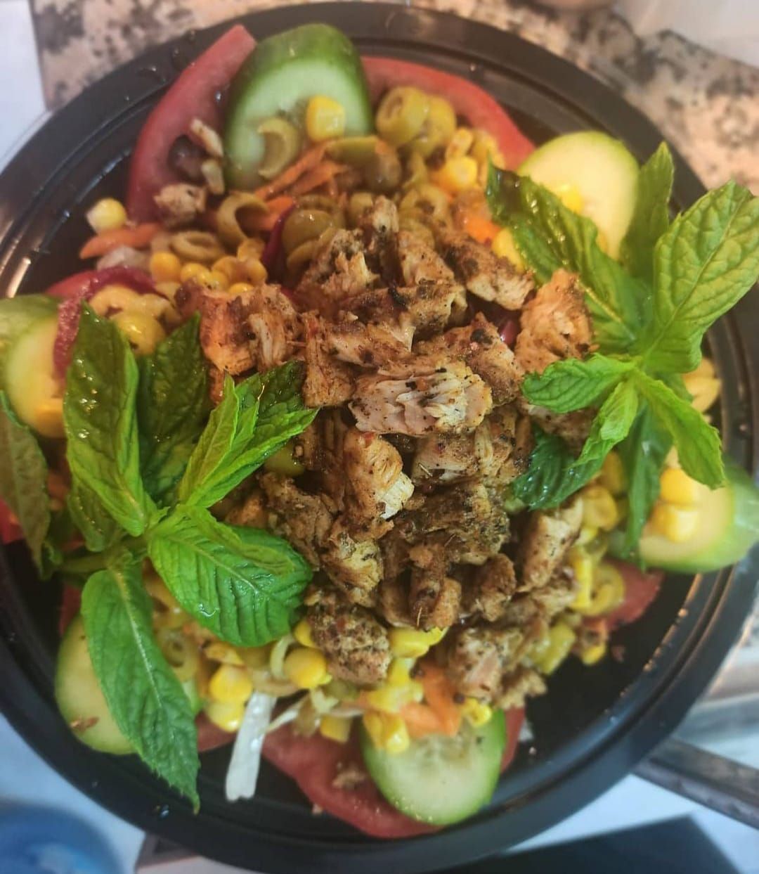 Izgara Tavuk Salatası