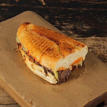 Kavurmalı Kaşarlı Tost