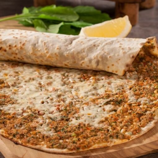 Kaşarlı Lahmacun