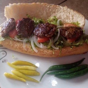 Ekmek Arası Köfte +Coca Cola Menü