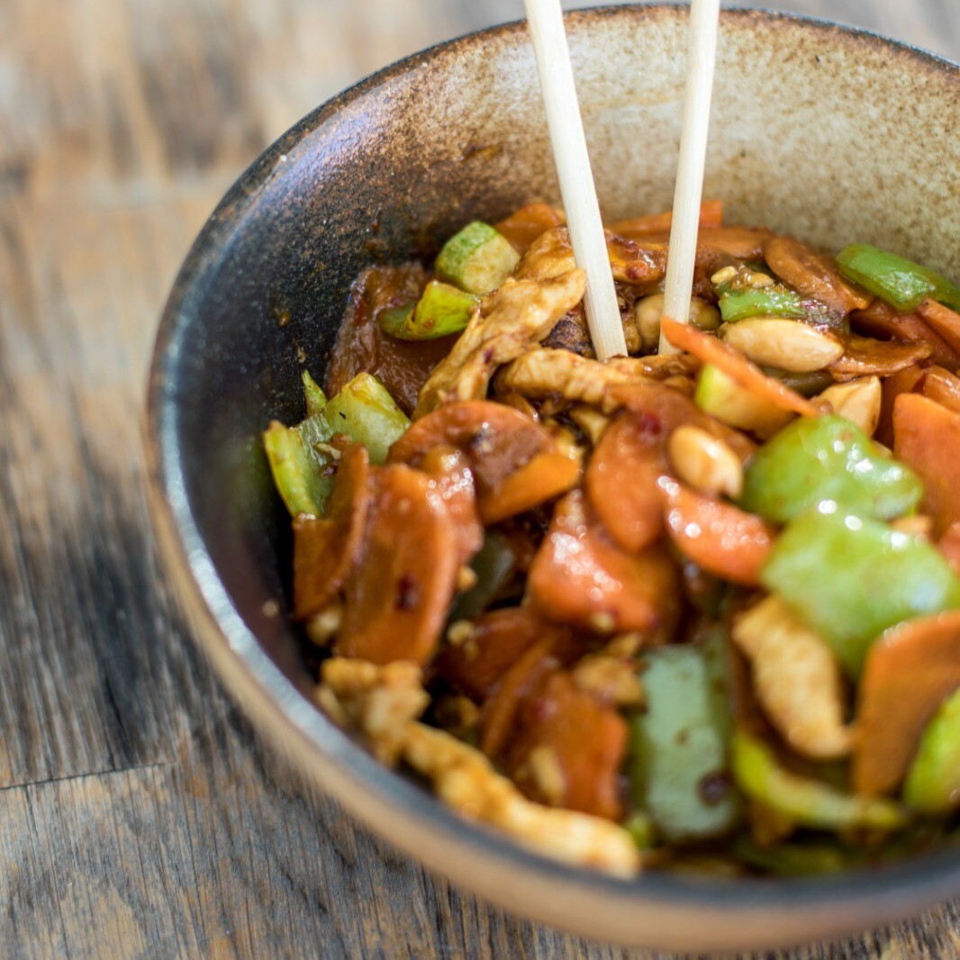 23. Gongbao Usulü Tavuk (Acılı)