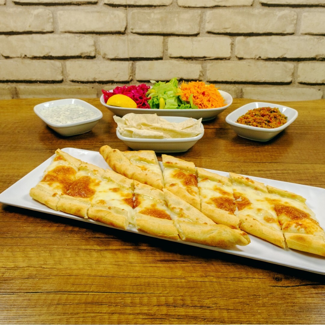 Kaşarlı Yumurtalı Pide