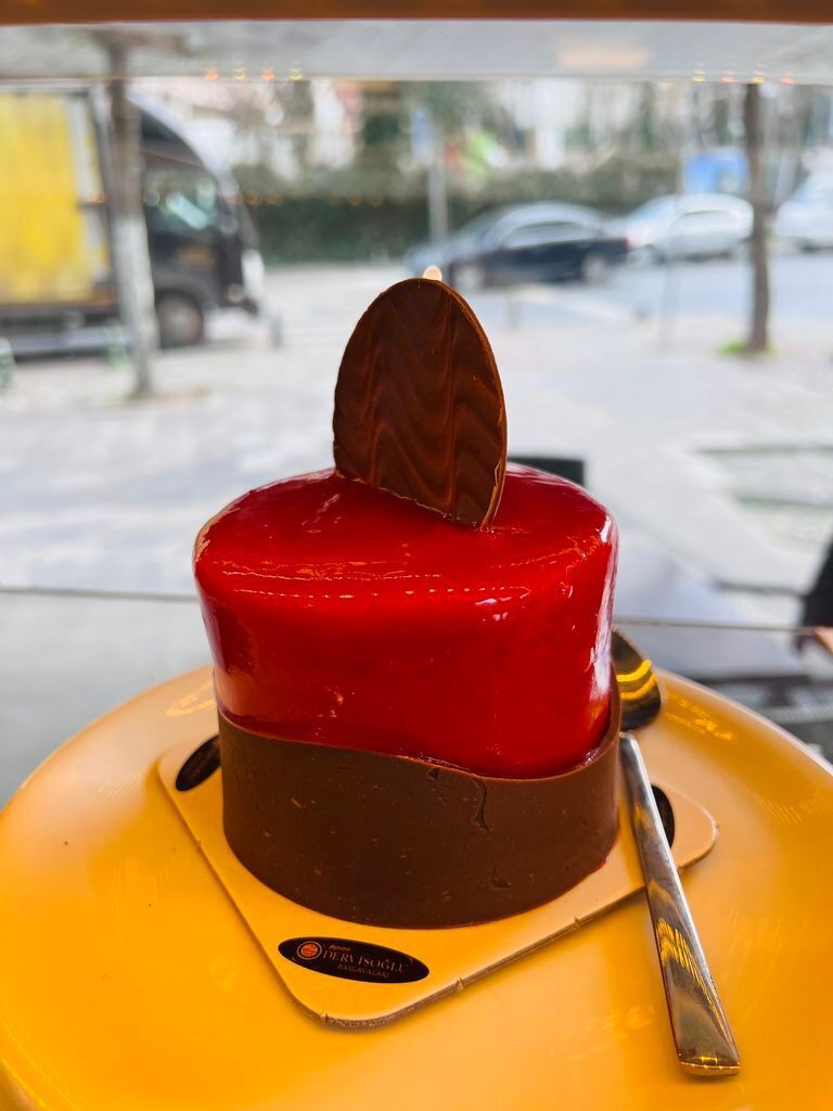 Frambuaz Çikolatalı Adet Pasta