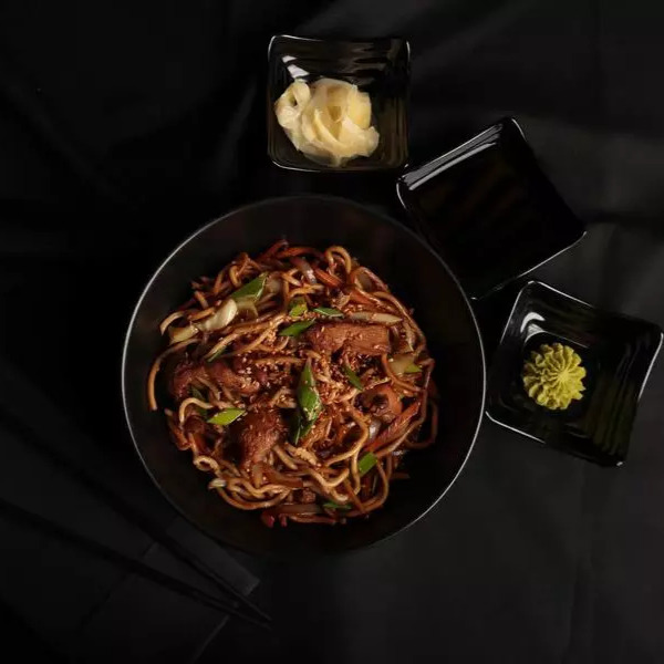 Teriyaki Soslu ve Tavuk Noodle