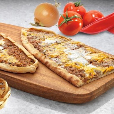 Kıymalı Yumurtalı Pide