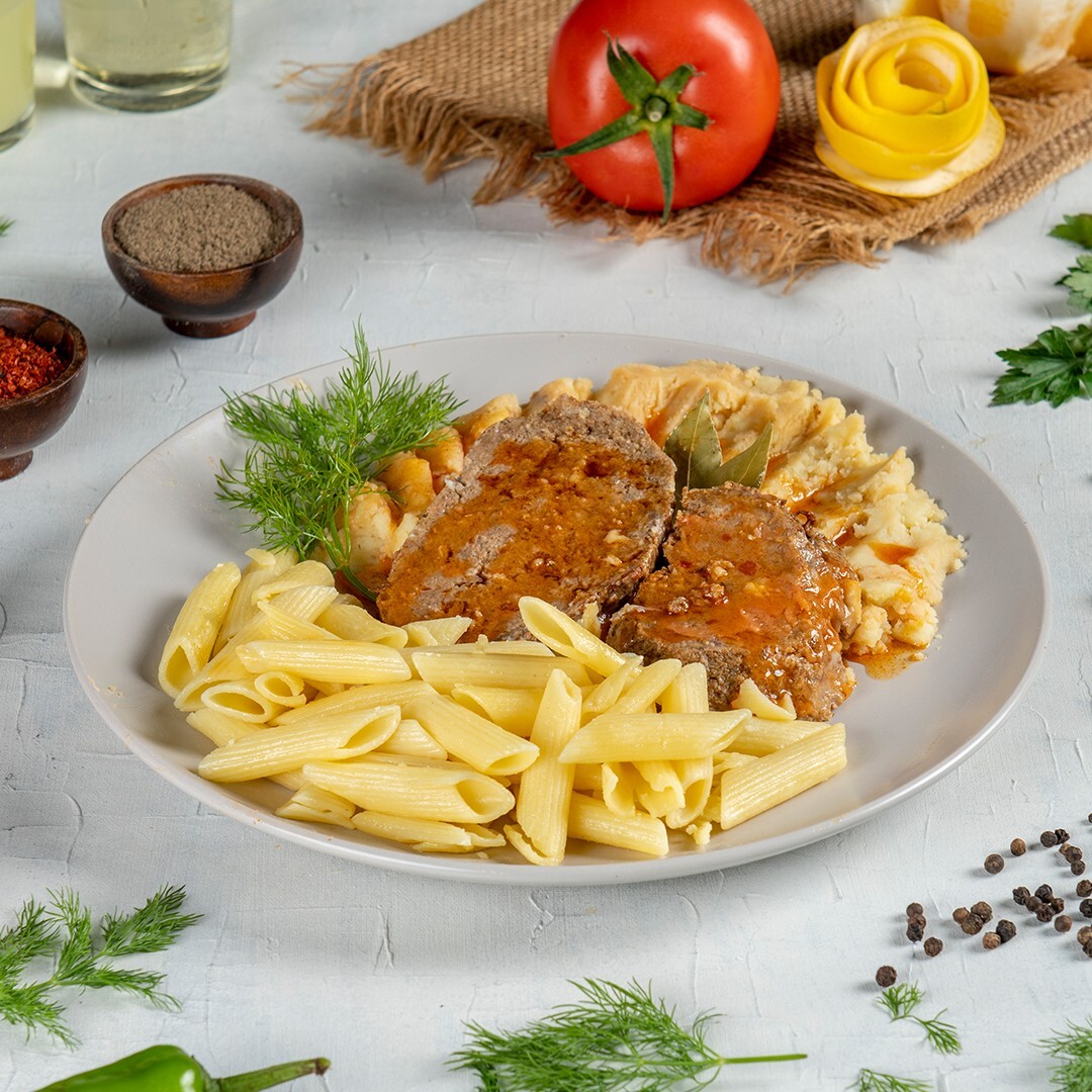 Püreli Rosto Köfte & Makarna