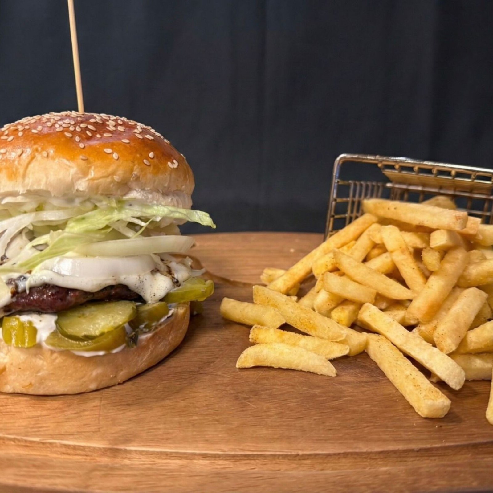 Philadelphia Mozzarella Burger