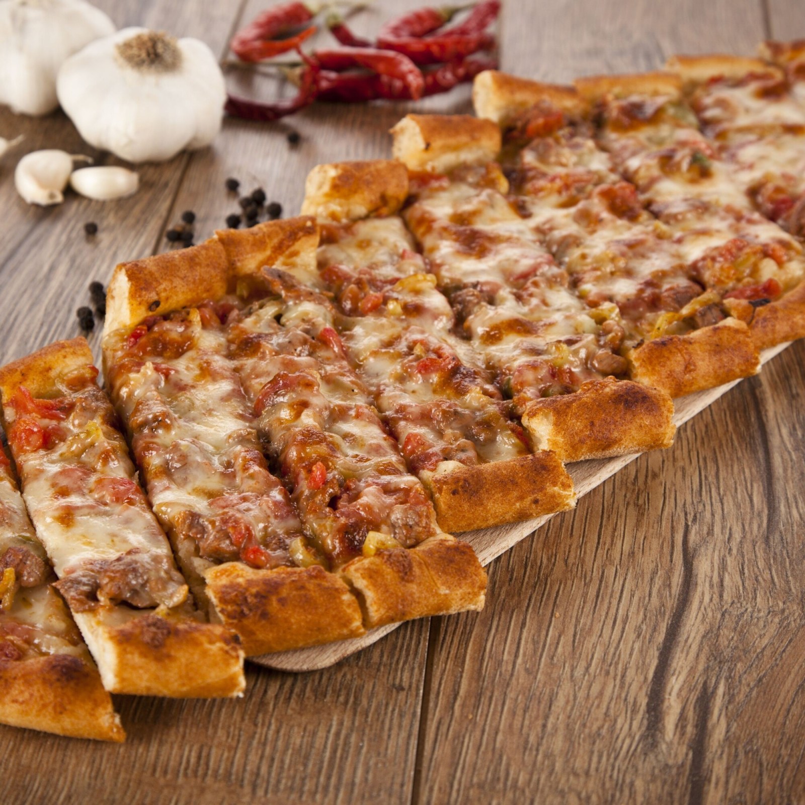 Kuşbaşı Kaşarlı Pide + 330 ml İçecek