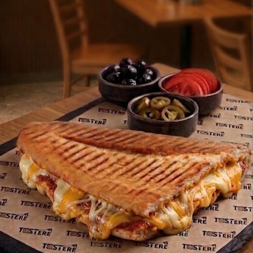 Dört Peynirli Tost