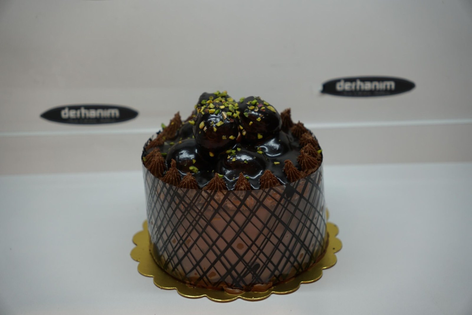 Profiterollü Çikolatalı Pasta (No. 0)