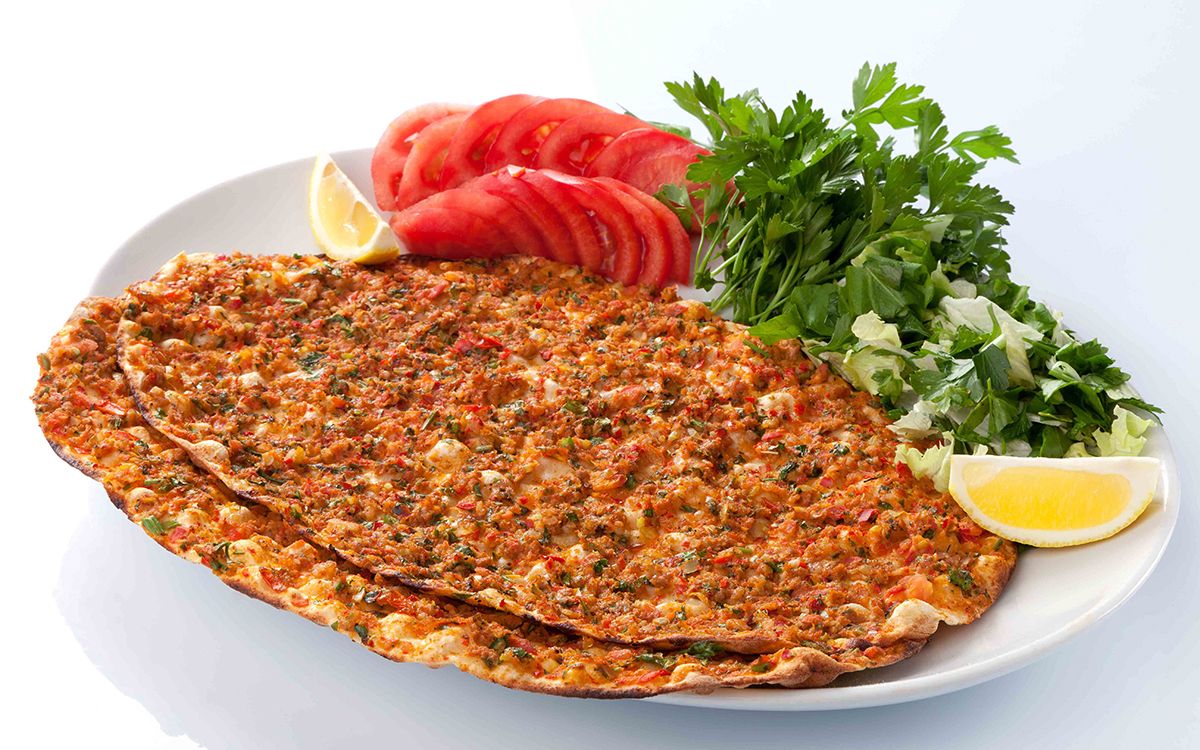 (Satır Kıyma) Lahmacun (4 Adet) + 2 Ayran