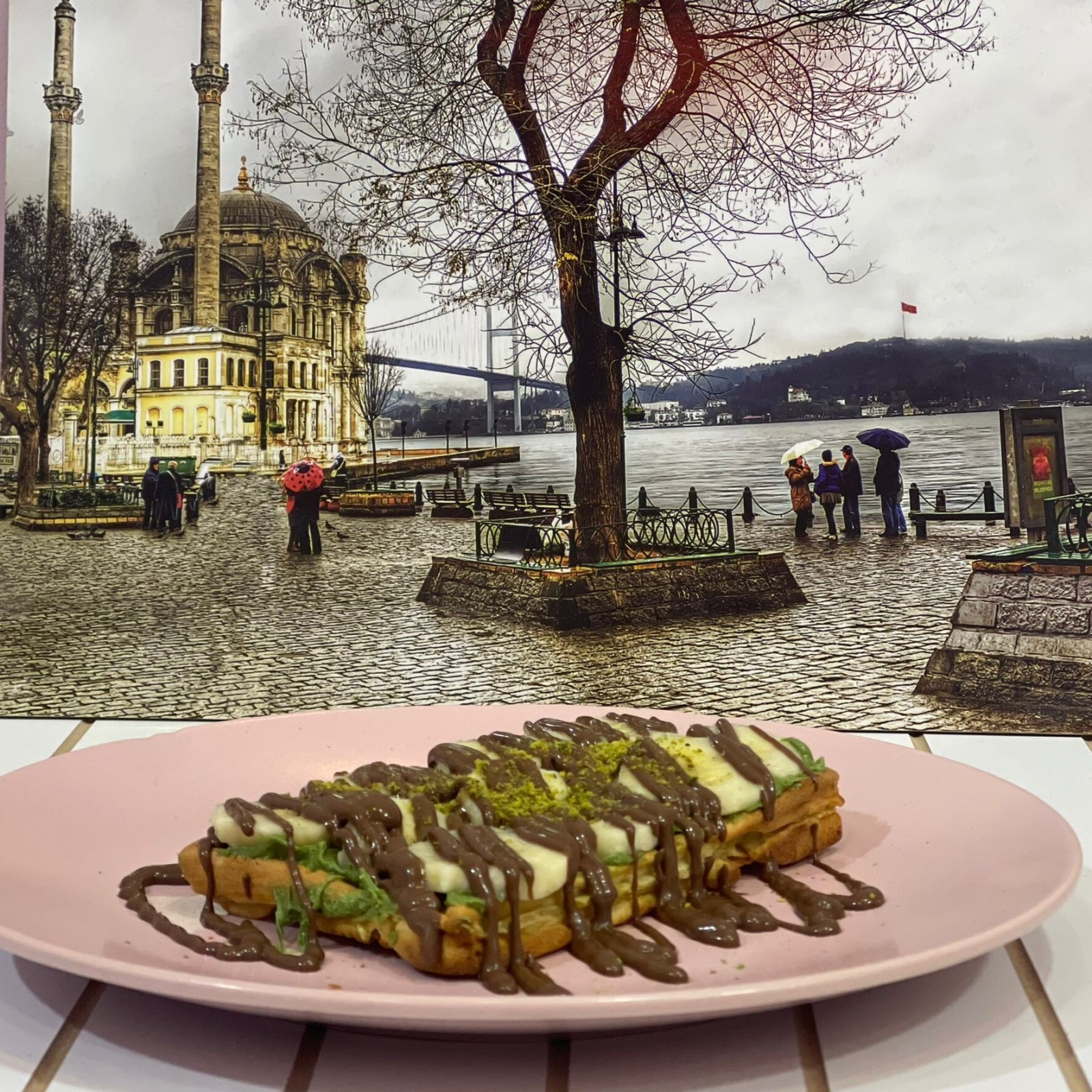 Dubai Çikolatalı Waffle (Büyük)