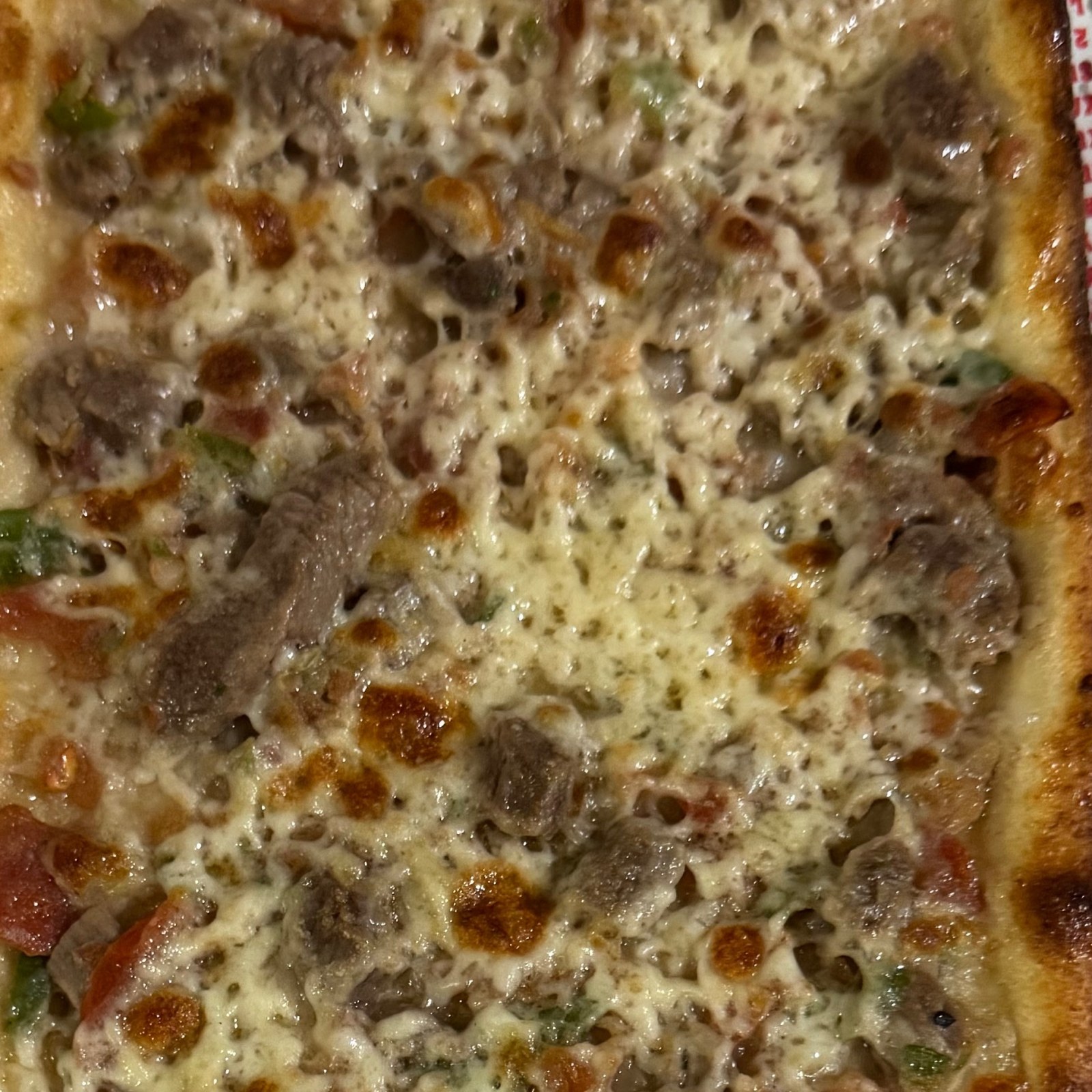 Kuşbaşılı Kaşarlı Pide + ayran salata