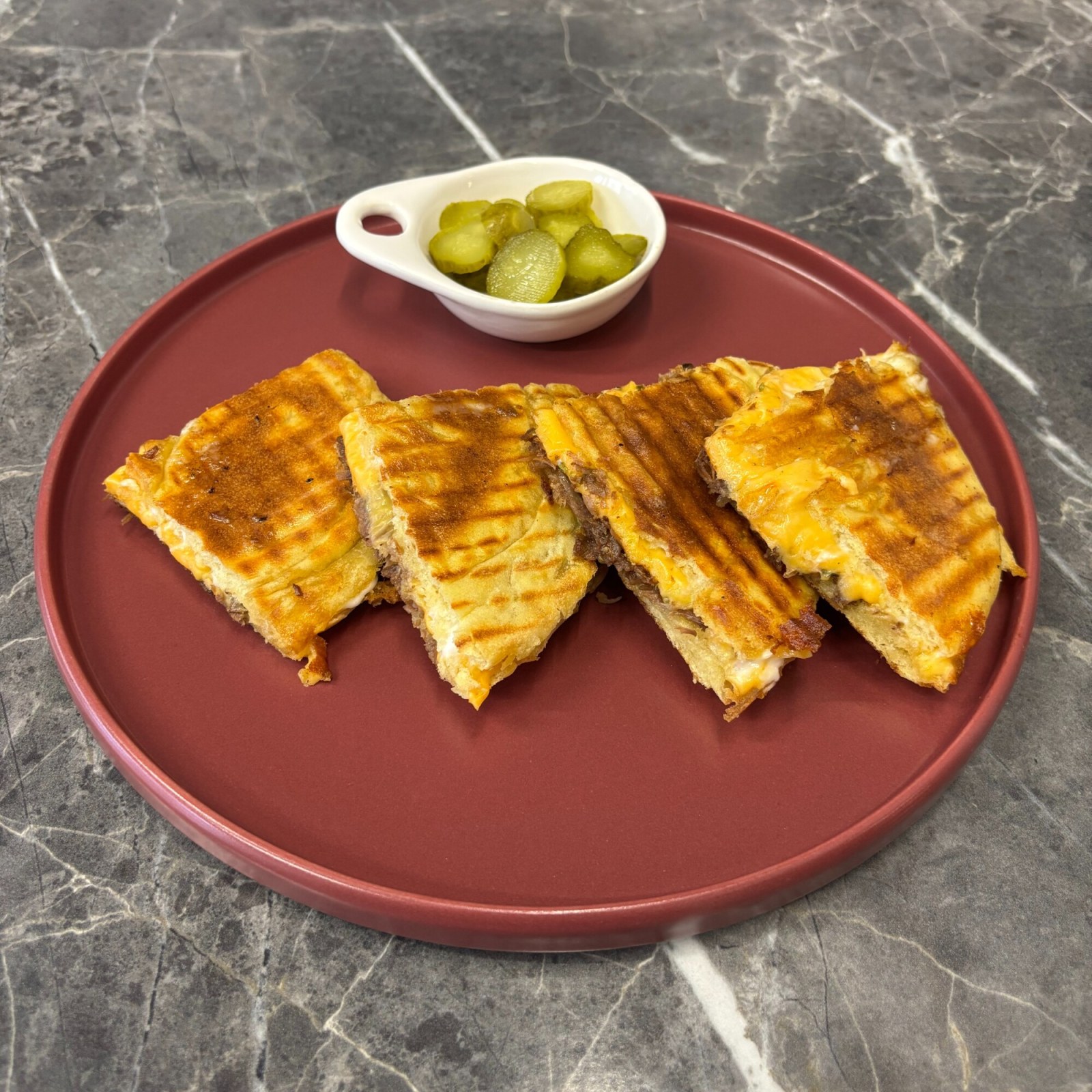 Cheddarlı Kavurmalı Bazlama Tost