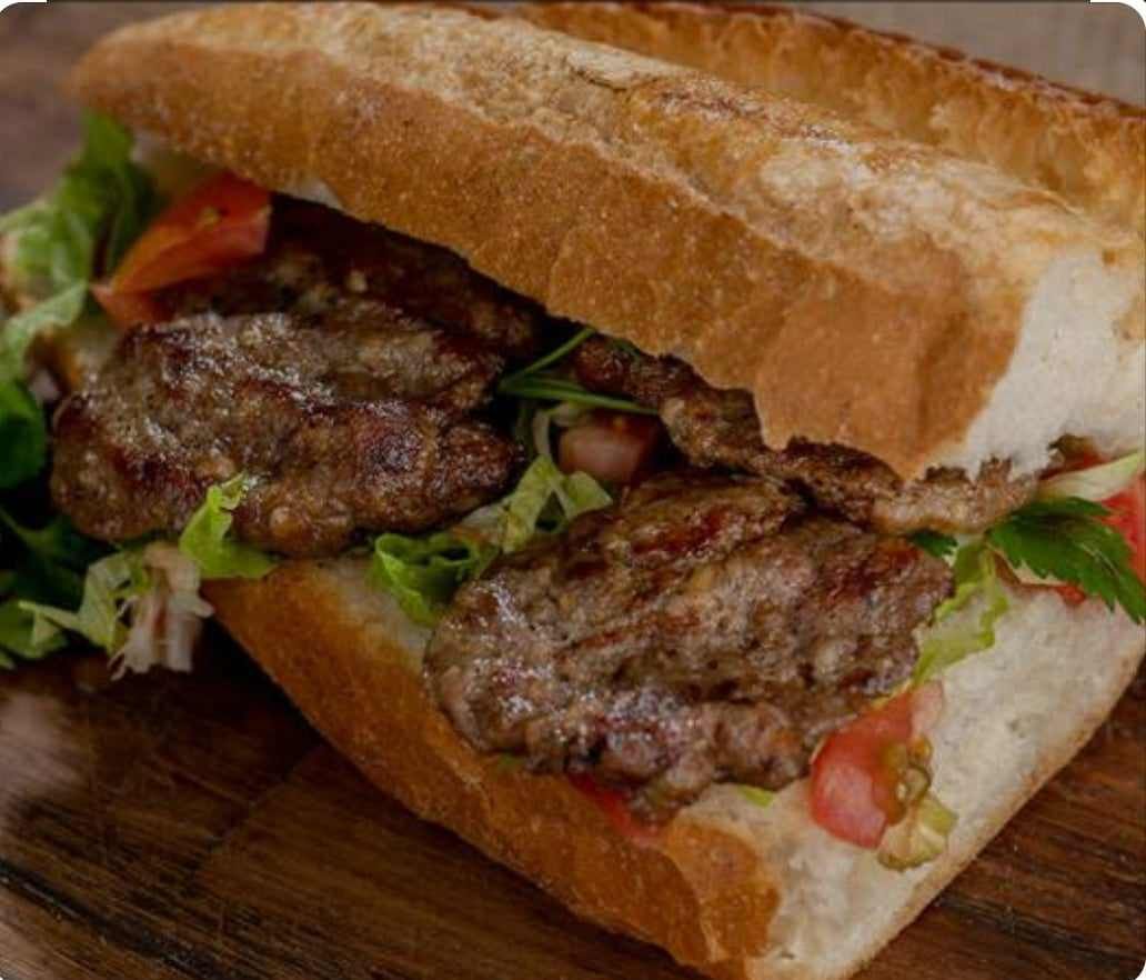 Yarım Ekmek Arası Köfte