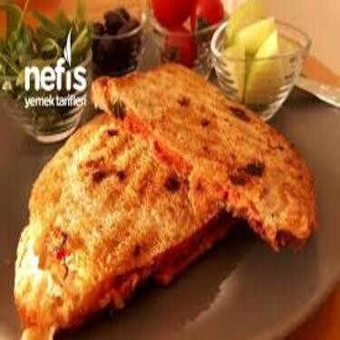 Yarım Salça Köy Peynirli Tost