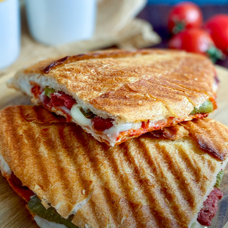 Yarım Ekmeğe Karışık Tost