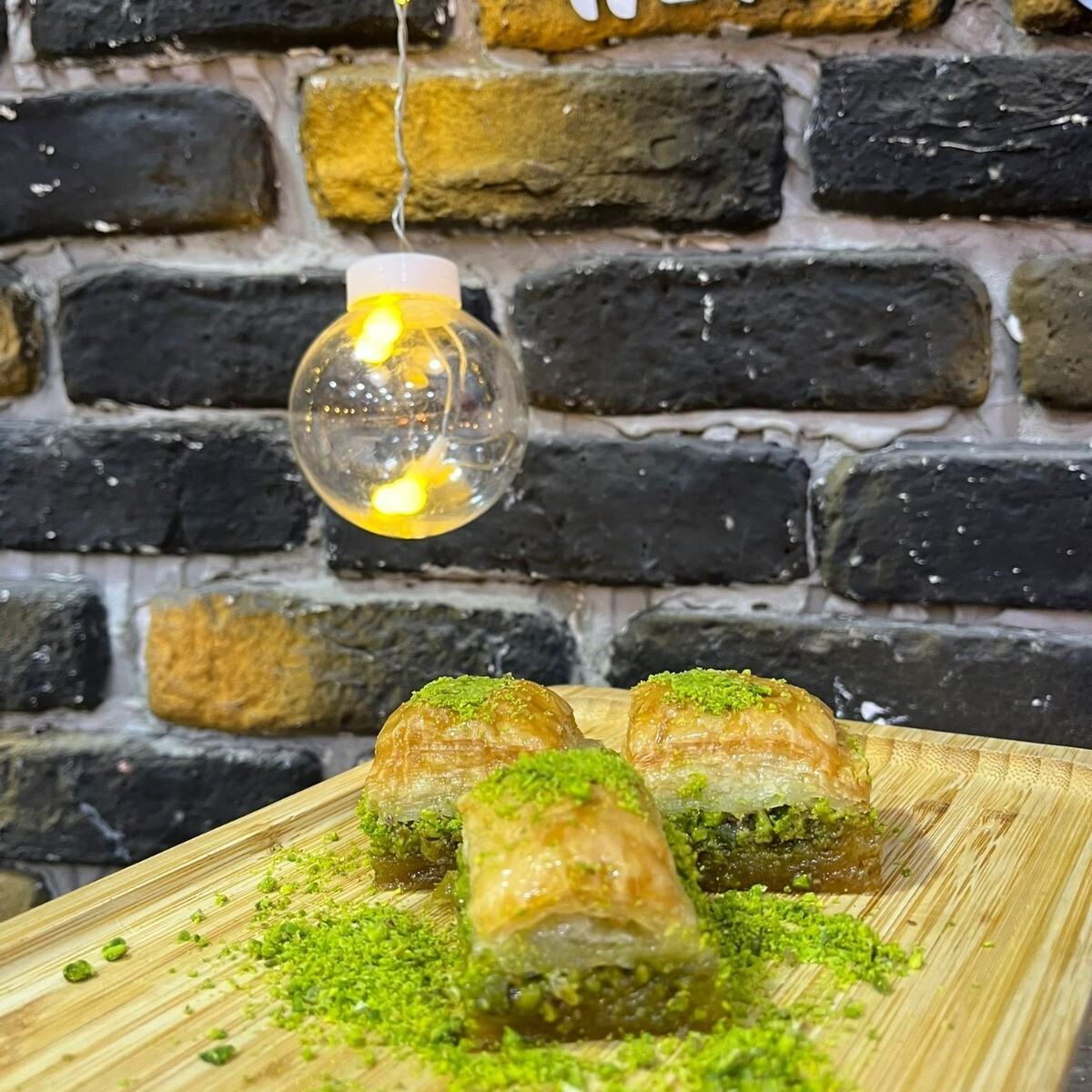 Tereyağlı Fıstıklı Baklava (1 kg)