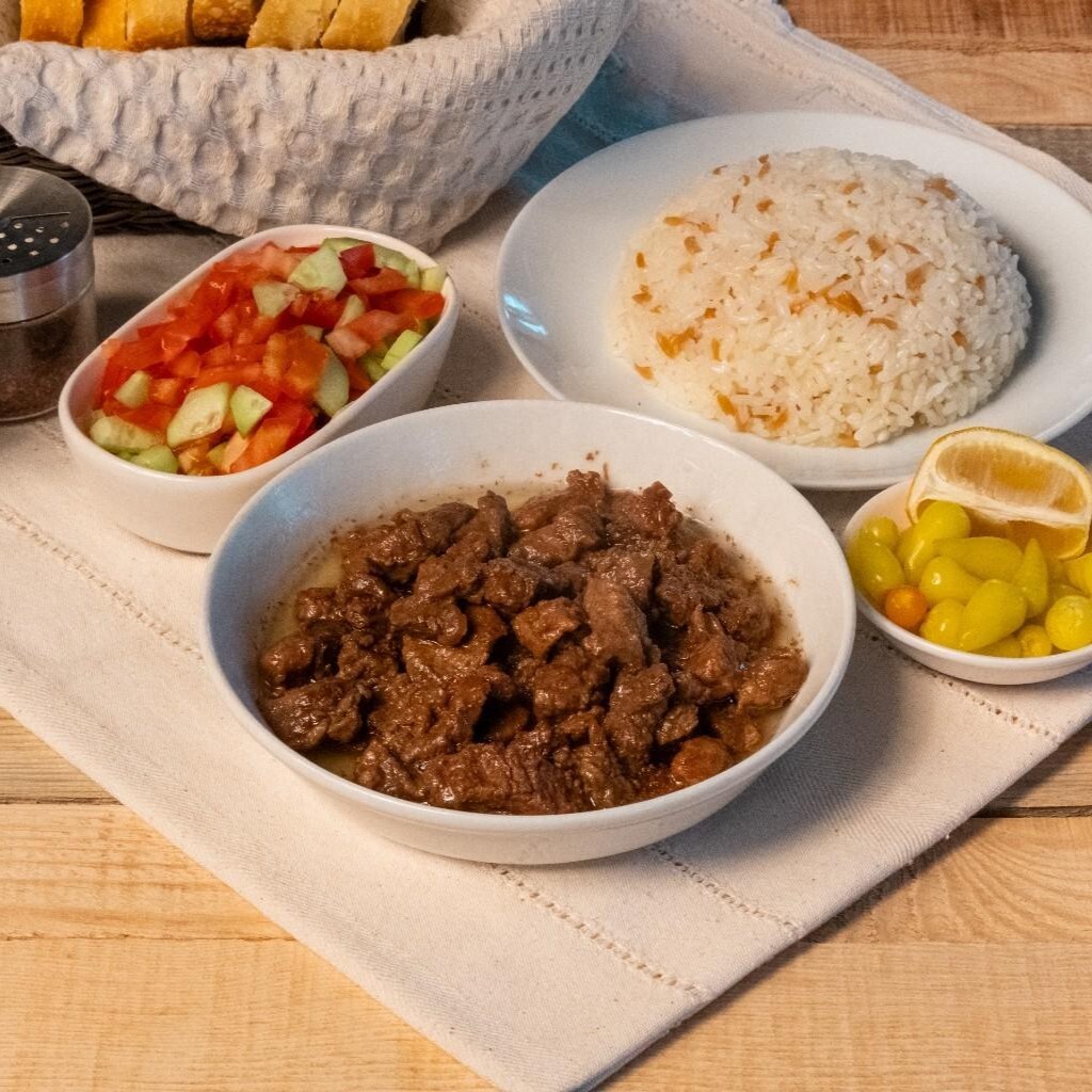 Rize Kavurma + Sade Pirinç Pilavı + Yoğurt veya Salata
