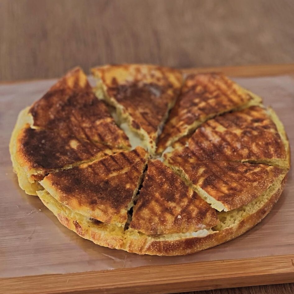 Kavurmalı Kaşarlı Bazlama
