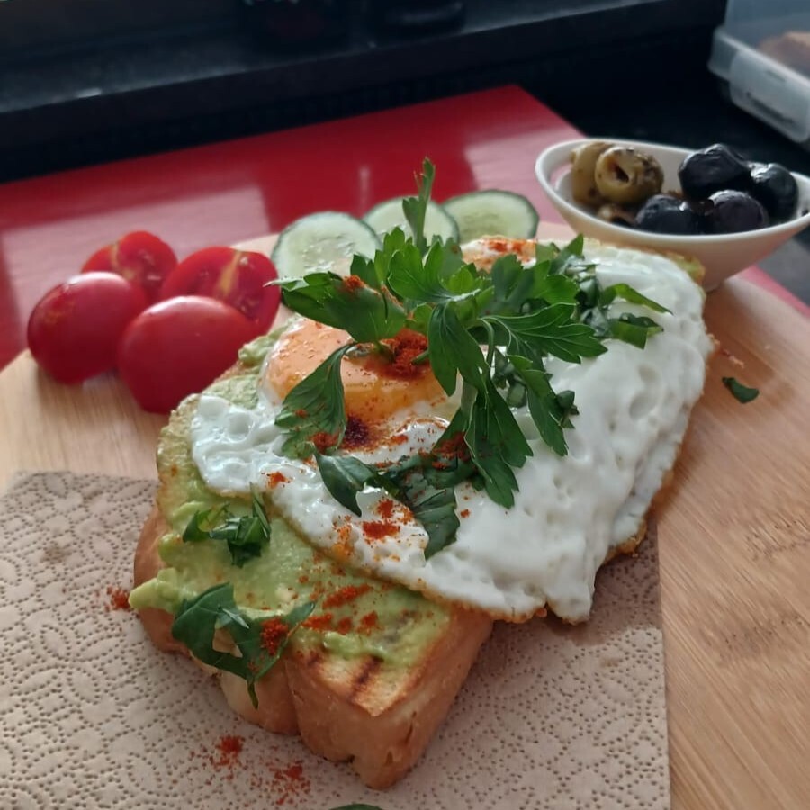 Avakadolu Yumurta