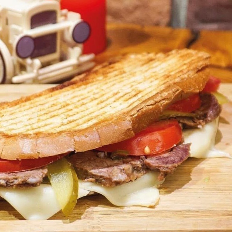 4'lü Kavurma Kaşarlı Tost