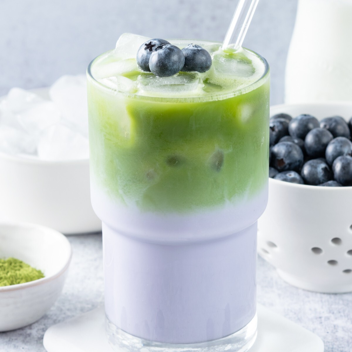 Iced Blueberry Matcha Latte (250 cl)