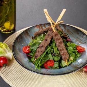 Köfteli Fit Salata