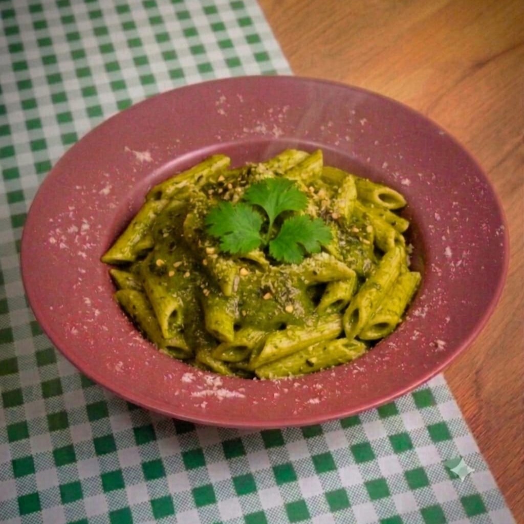 Pesto Soslu Kremalı Penne Makarna